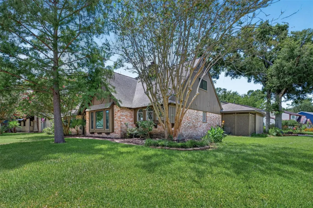 4114 Willow Hill Drive Seabrook, TX 77586