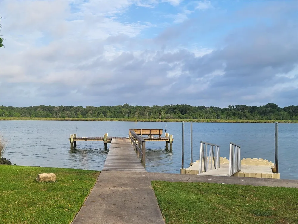 4114 Willow Hill Drive Seabrook, TX 77586