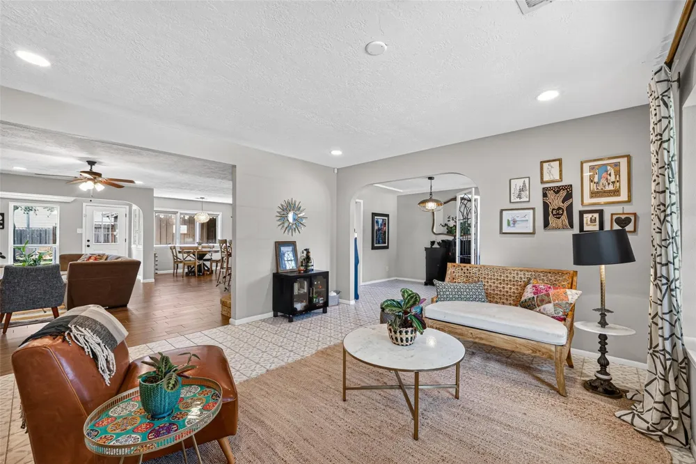 4114 Willow Hill Drive Seabrook, TX 77586