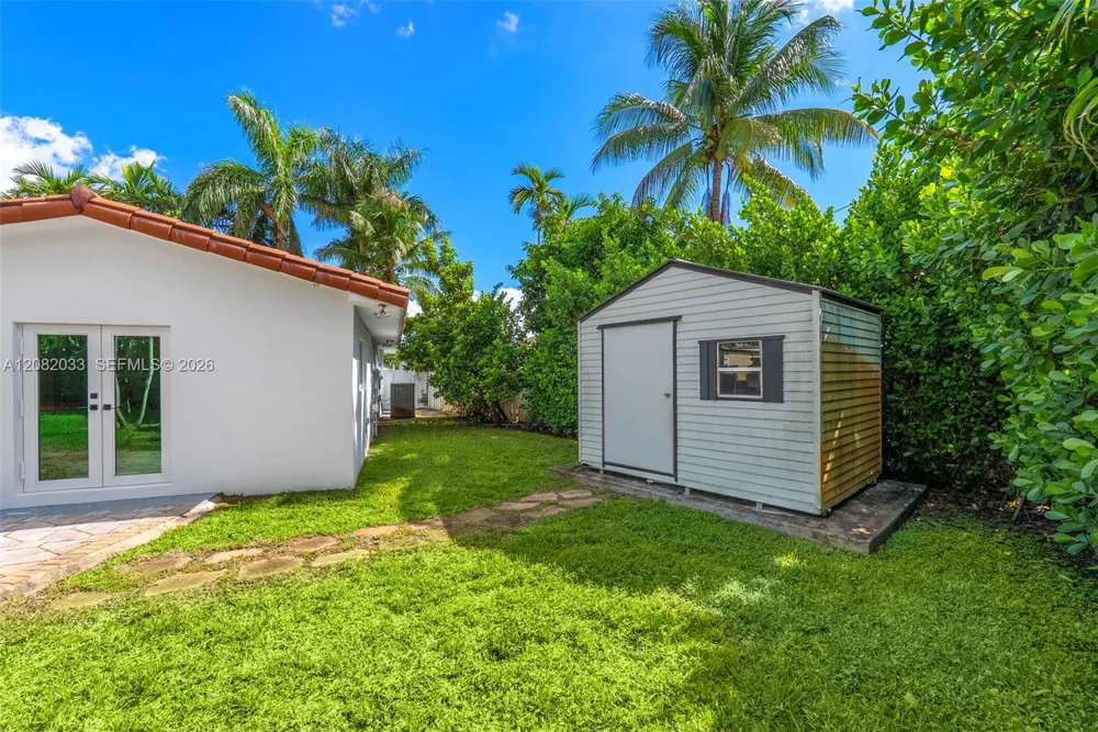 21000 NE 18th Ct Miami, FL 33179