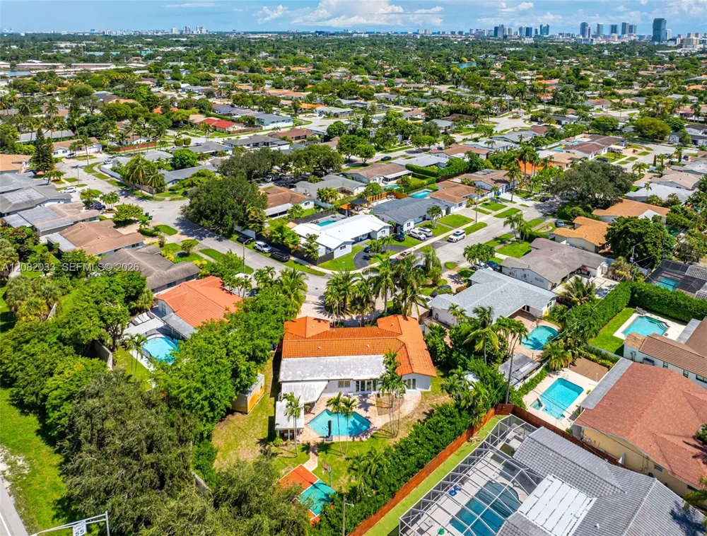 21000 NE 18th Ct Miami, FL 33179