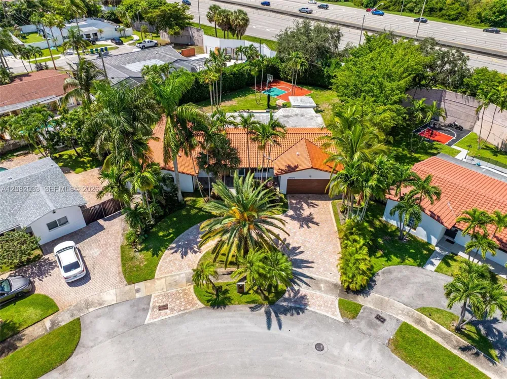 21000 NE 18th Ct Miami, FL 33179