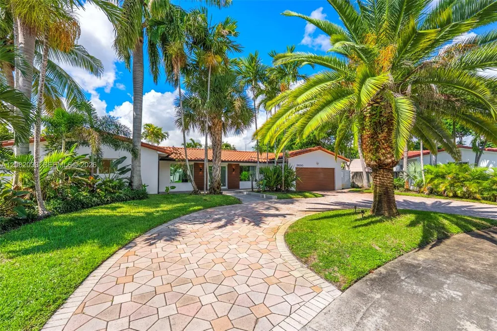 21000 NE 18th Ct Miami, FL 33179