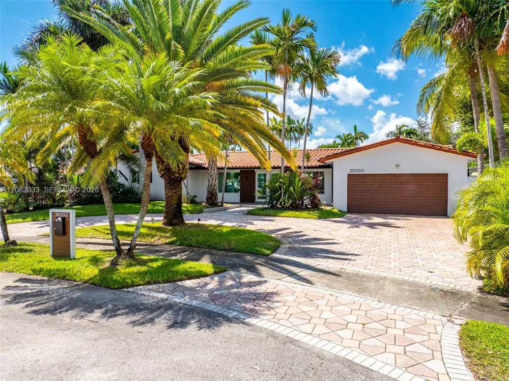 21000 NE 18th Ct Miami, FL 33179