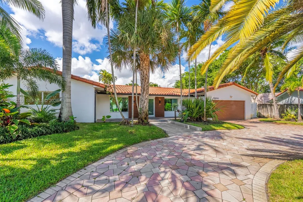 21000 NE 18th Ct Miami, FL 33179