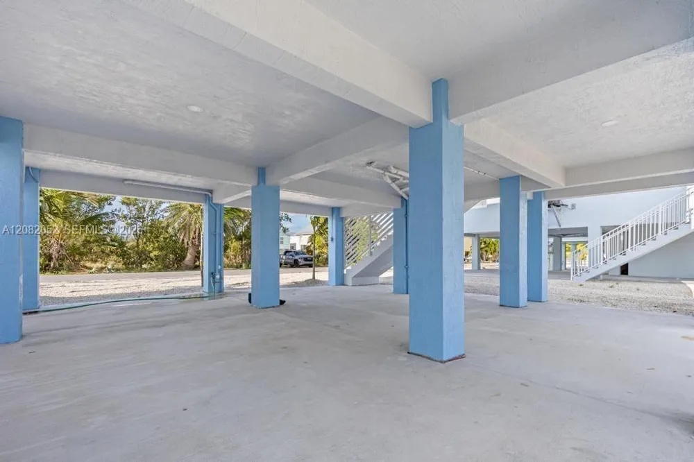 31569 Avenue D Big Pine, FL 33043