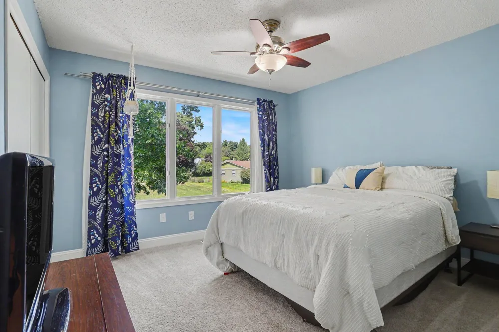 1244 Merry Brook Drive Kalamazoo, MI 49048