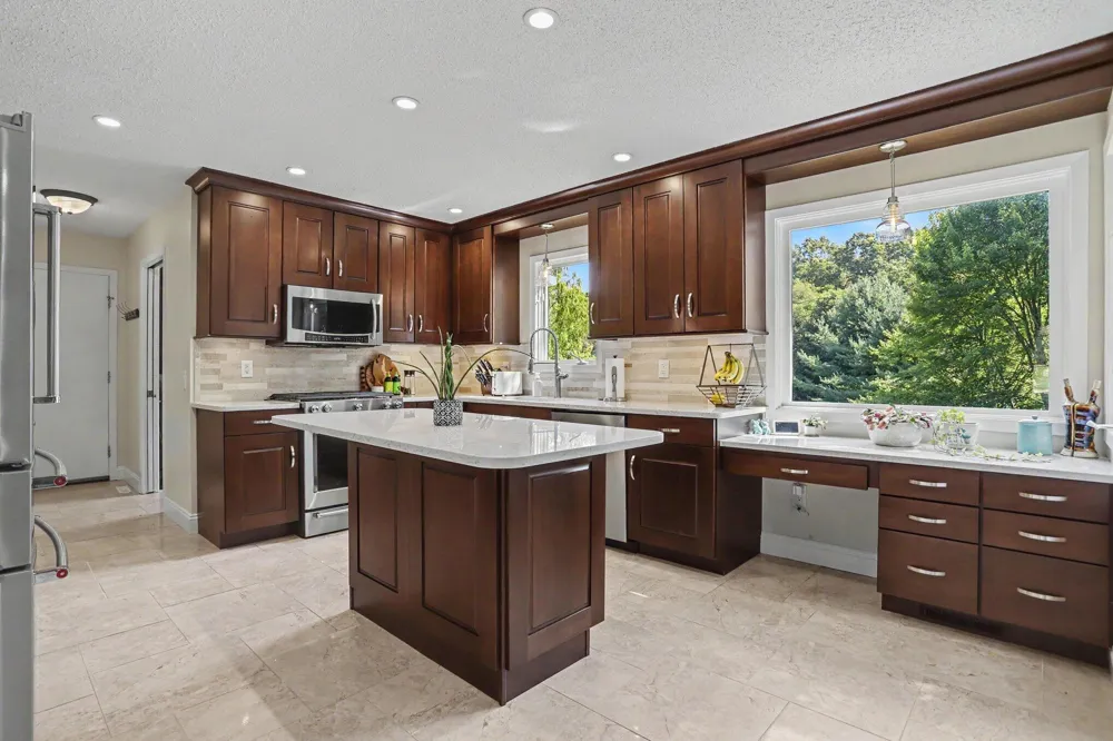 1244 Merry Brook Drive Kalamazoo, MI 49048