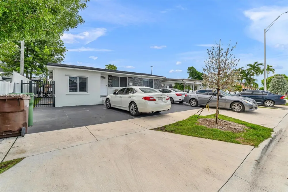 4851 E 8th Ct Hialeah, FL 33013