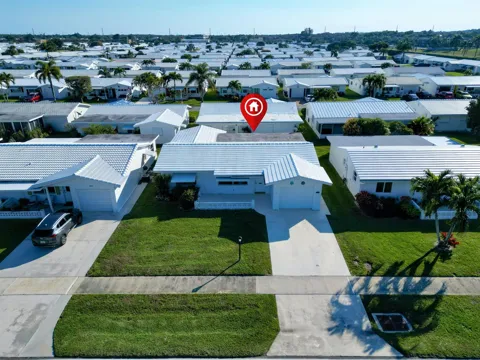 2016 SW Golf Lane SW