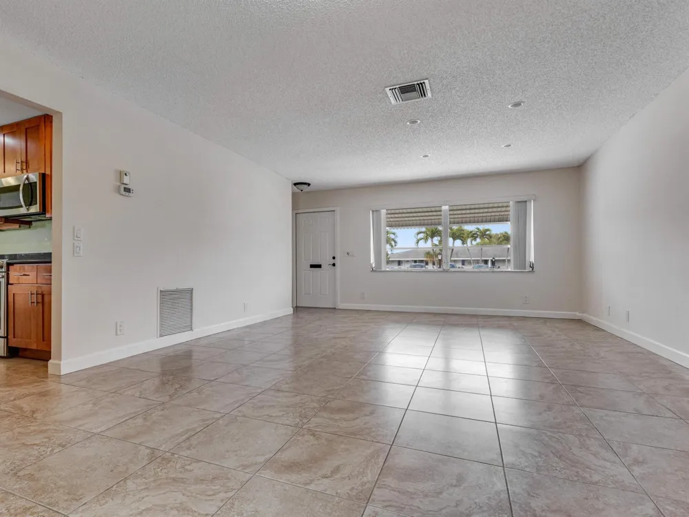 2016 SW Golf Lane SW Boynton Beach, FL 33426