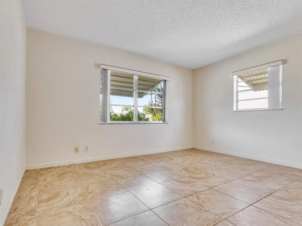 2016 SW Golf Lane SW Boynton Beach, FL 33426