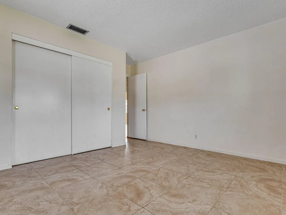 2016 SW Golf Lane SW Boynton Beach, FL 33426