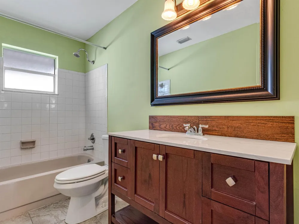 2016 SW Golf Lane SW Boynton Beach, FL 33426