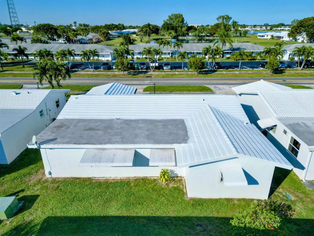 2016 SW Golf Lane SW Boynton Beach, FL 33426