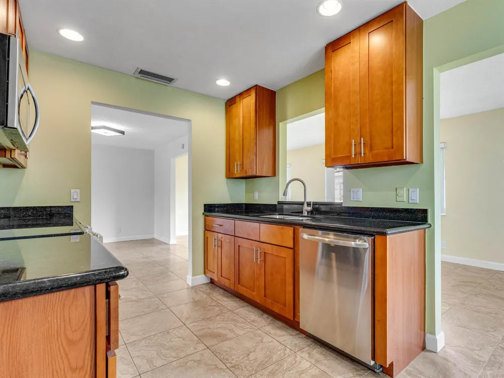 2016 SW Golf Lane SW Boynton Beach, FL 33426