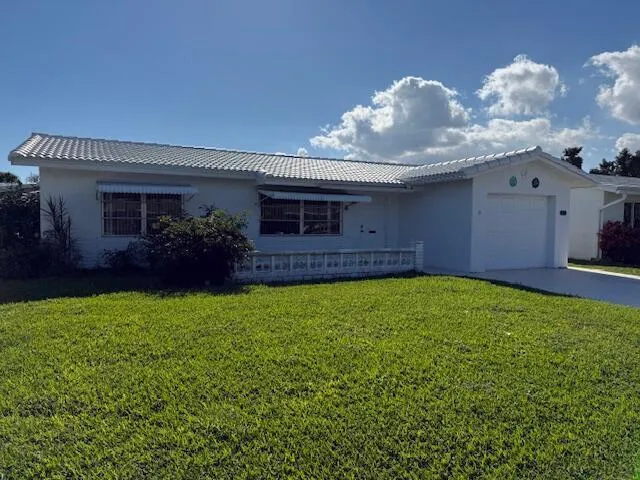 2016 SW Golf Lane SW Boynton Beach, FL 33426