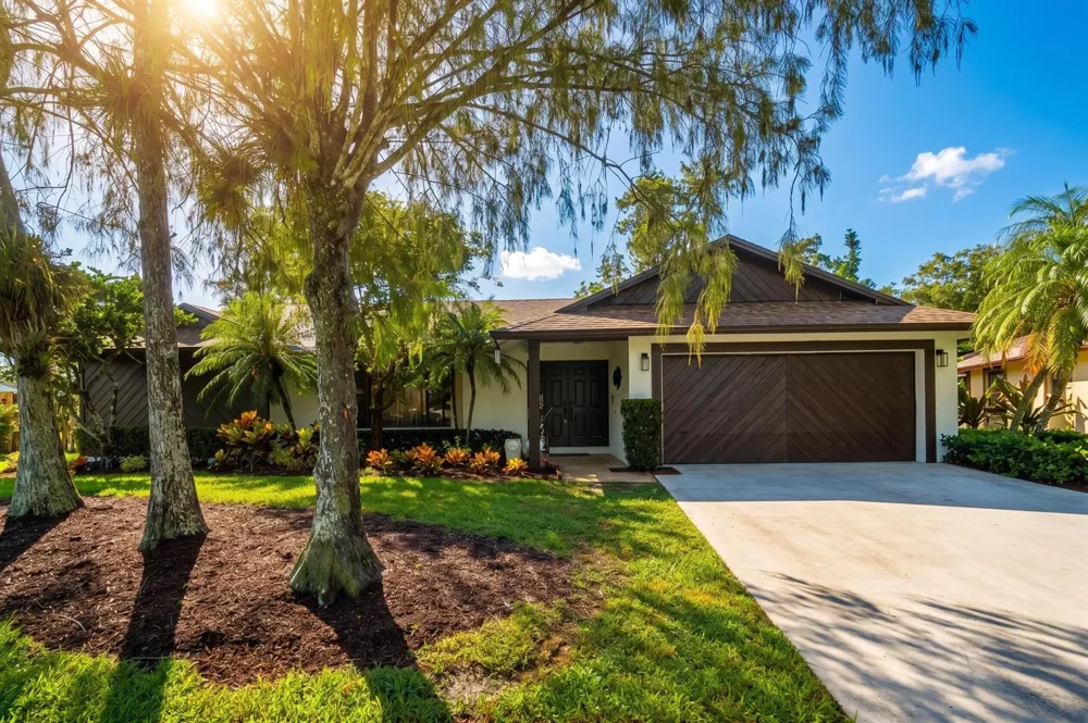 606 JUNIPER PLACE Wellington, FL 33414
