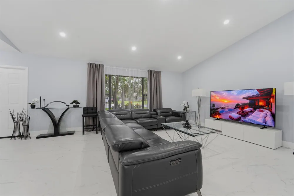 606 JUNIPER PLACE Wellington, FL 33414