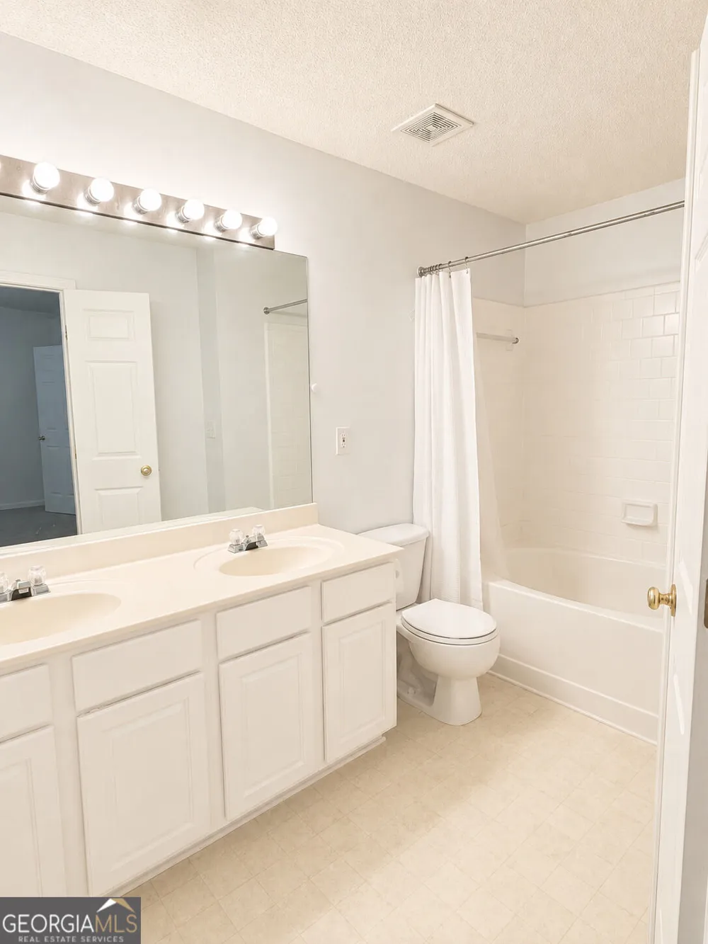 9155 Nesbit Ferry RD Alpharetta, GA 30022