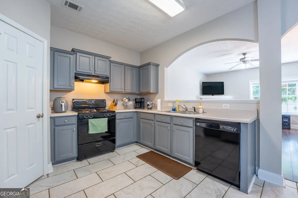 4 Madaline LN Dawsonville, GA 30534