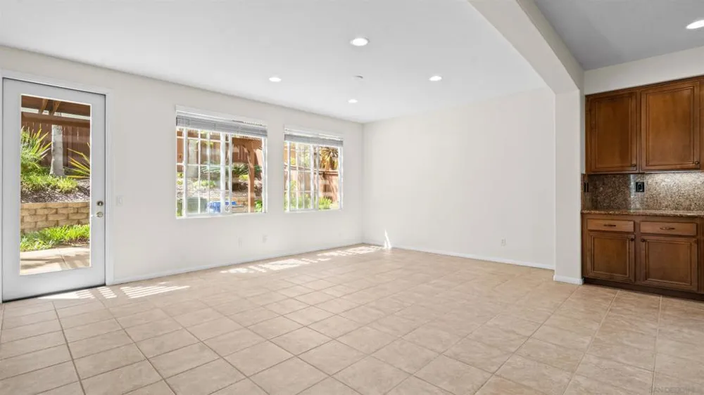 371 Camino Carta San Marcos, CA 92078