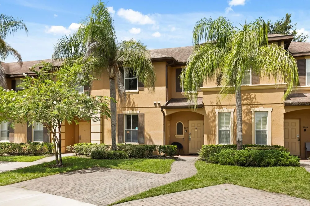 3214 CALABRIA AVENUE #3214 Davenport, FL 33897