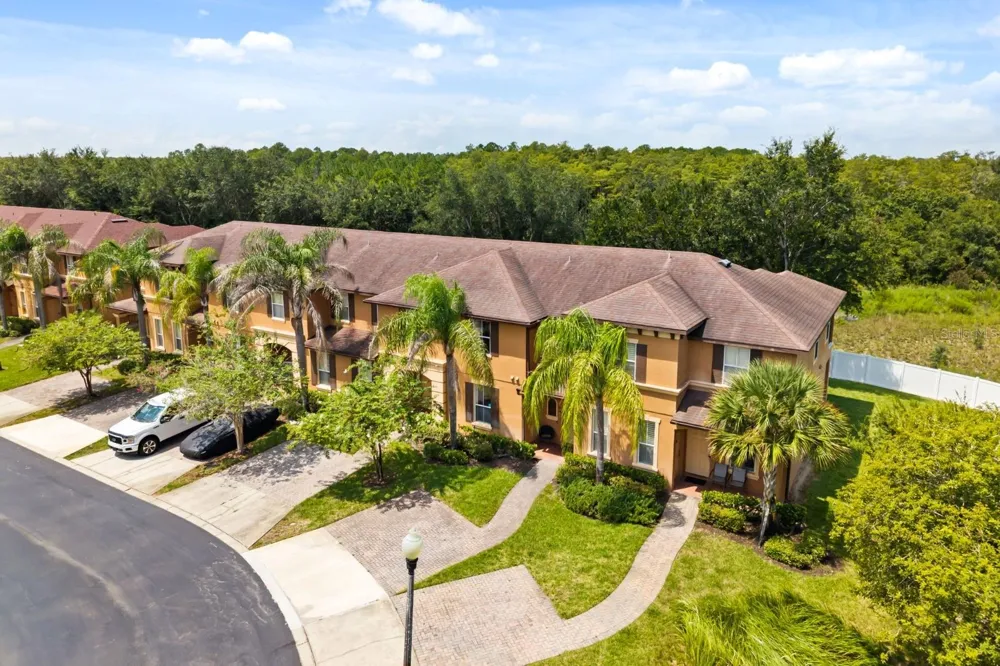 3214 CALABRIA AVENUE #3214 Davenport, FL 33897