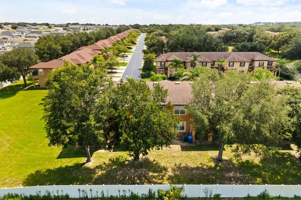 3214 CALABRIA AVENUE #3214 Davenport, FL 33897