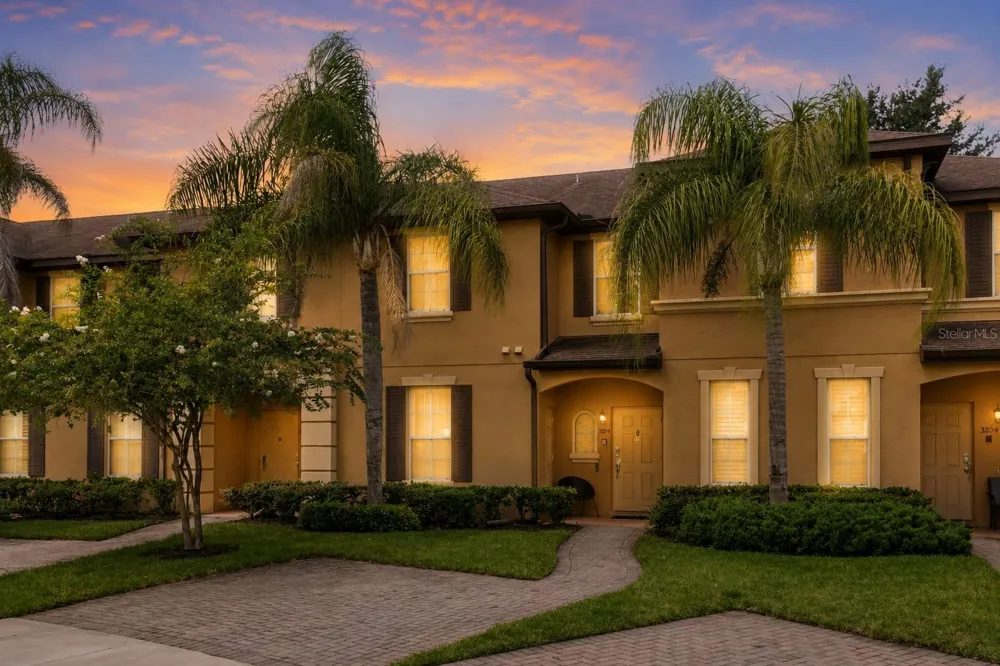 3214 CALABRIA AVENUE #3214 Davenport, FL 33897