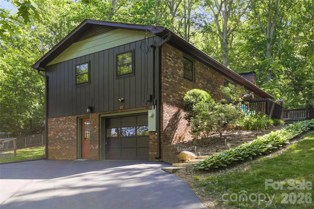 38 Nixon Terrace Asheville, NC 28805