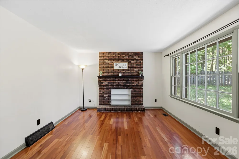 38 Nixon Terrace Asheville, NC 28805