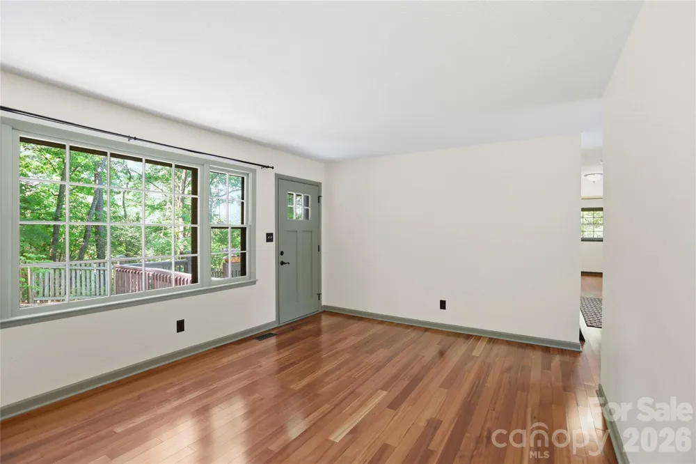 38 Nixon Terrace Asheville, NC 28805