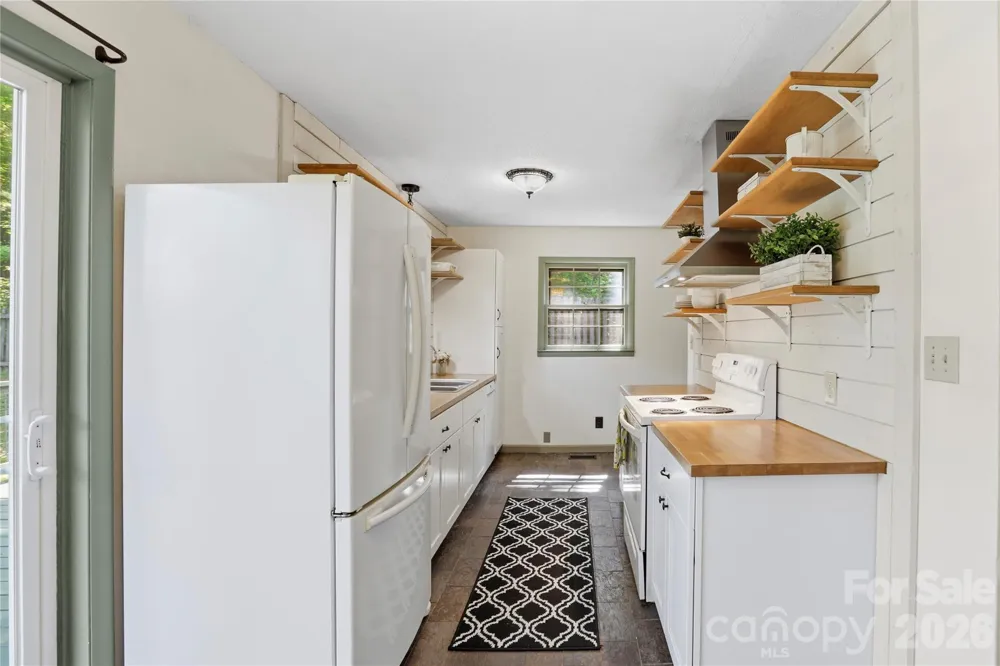 38 Nixon Terrace Asheville, NC 28805