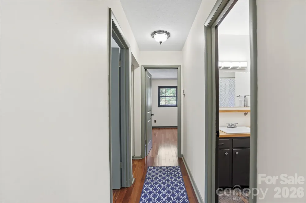 38 Nixon Terrace Asheville, NC 28805