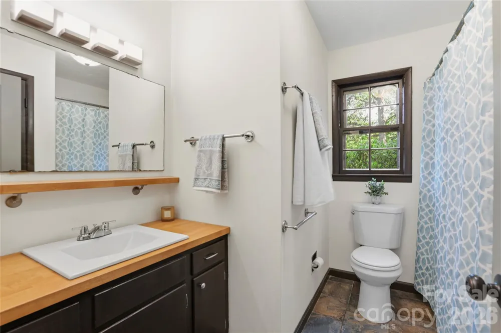 38 Nixon Terrace Asheville, NC 28805