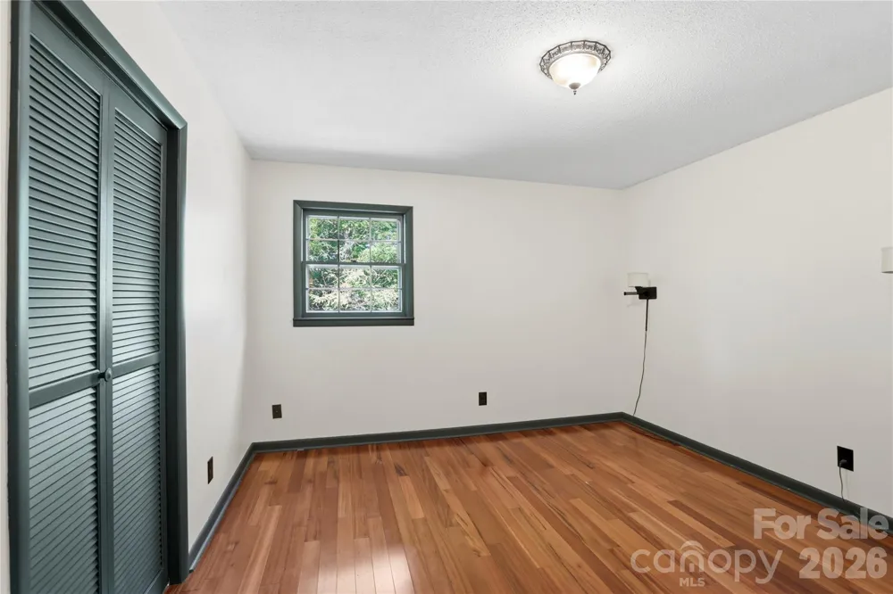 38 Nixon Terrace Asheville, NC 28805