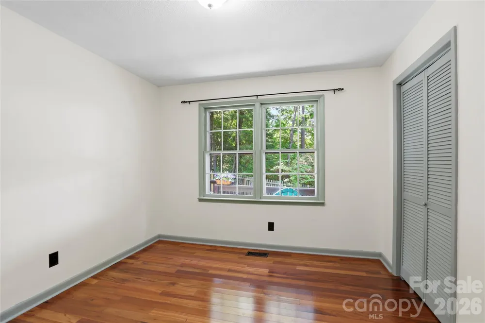 38 Nixon Terrace Asheville, NC 28805