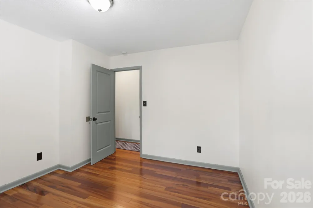 38 Nixon Terrace Asheville, NC 28805