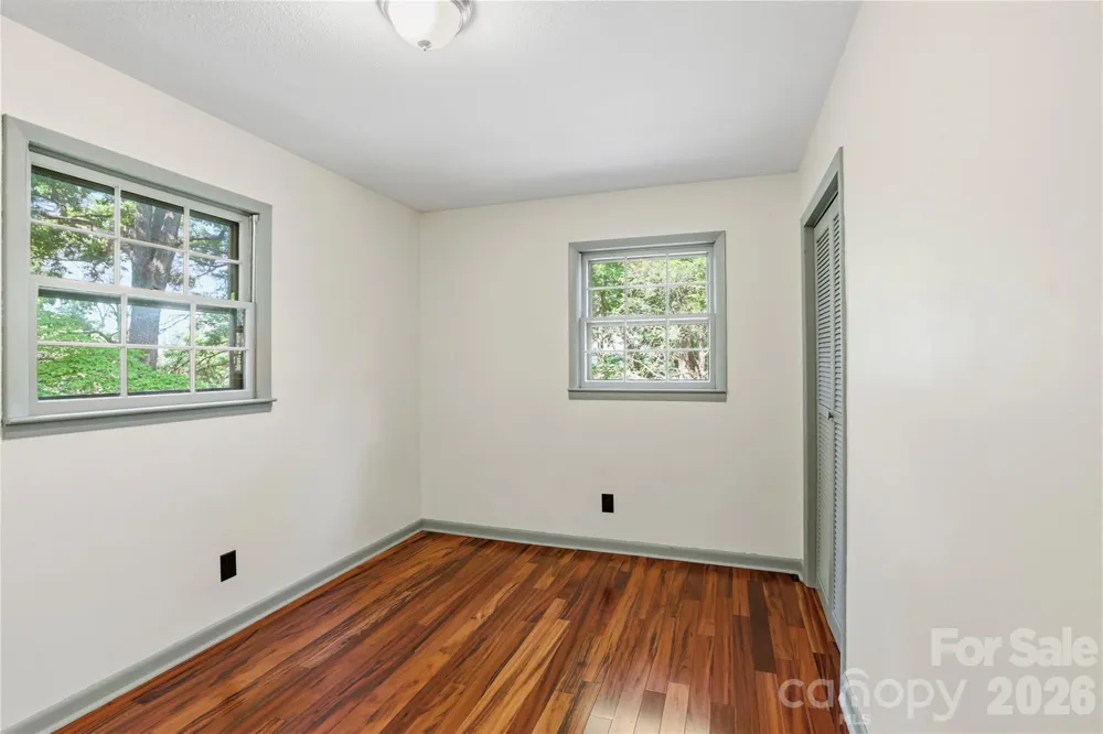 38 Nixon Terrace Asheville, NC 28805