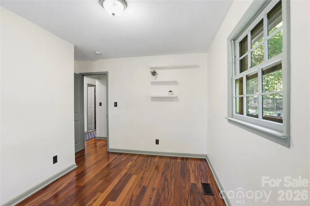 38 Nixon Terrace Asheville, NC 28805