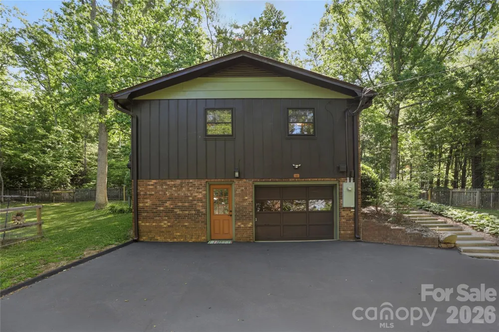 38 Nixon Terrace Asheville, NC 28805