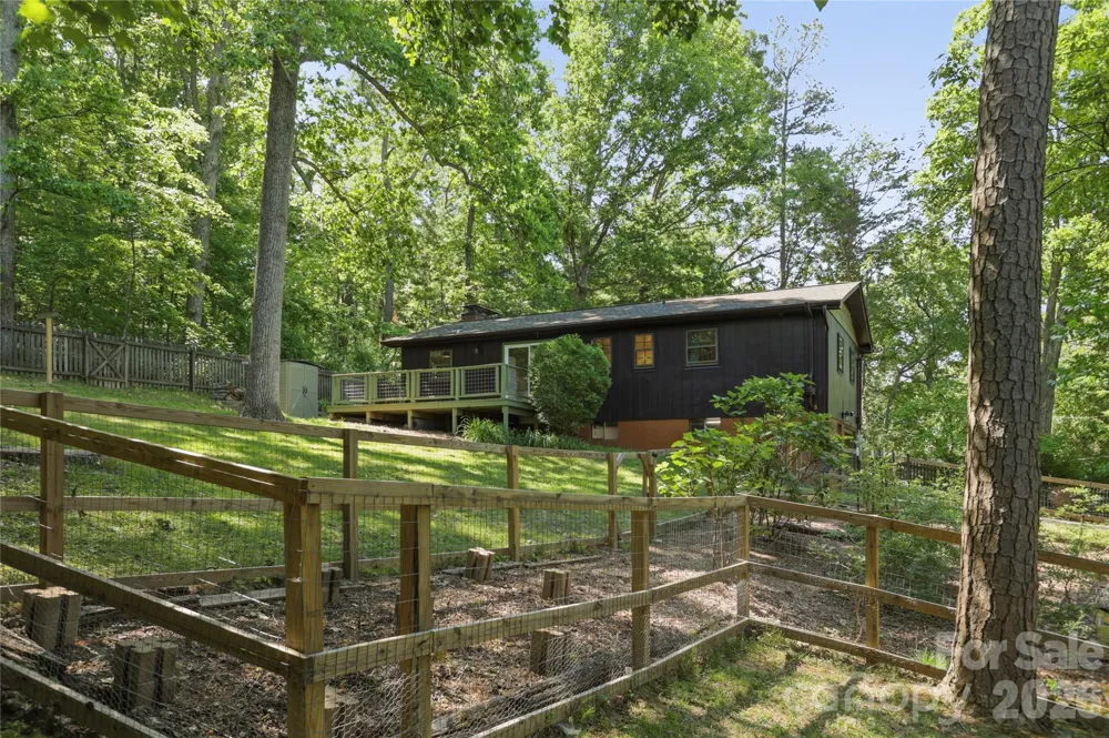 38 Nixon Terrace Asheville, NC 28805