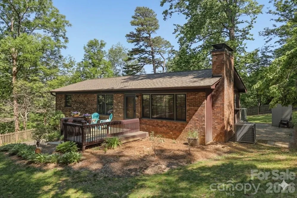 38 Nixon Terrace Asheville, NC 28805
