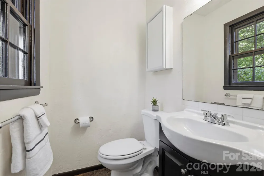 38 Nixon Terrace Asheville, NC 28805