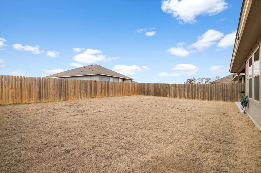 583 Taggart Trail Jarrell, TX 76537