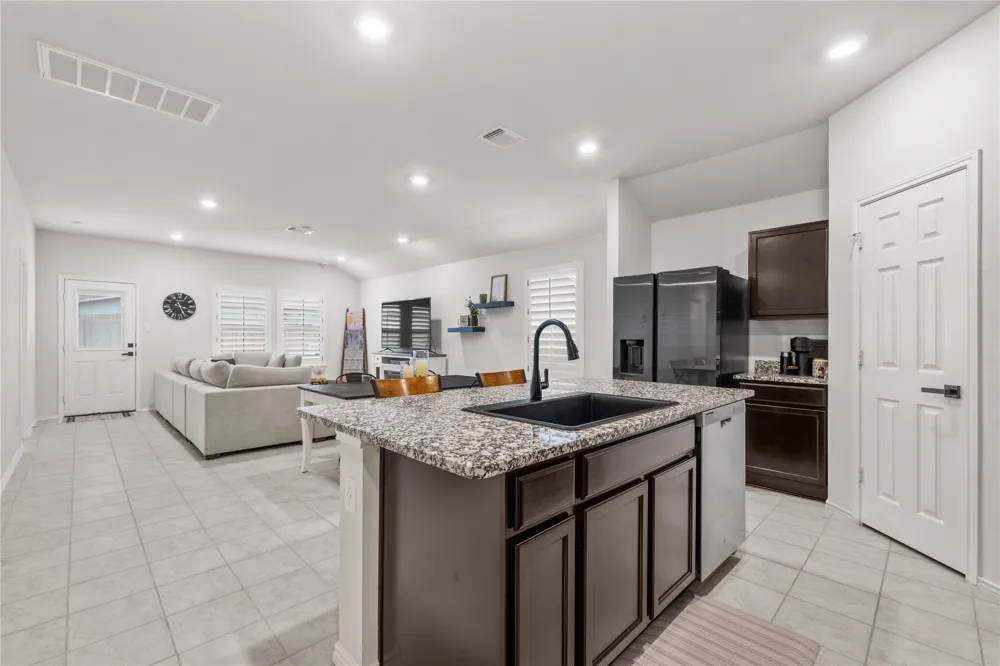 583 Taggart Trail Jarrell, TX 76537