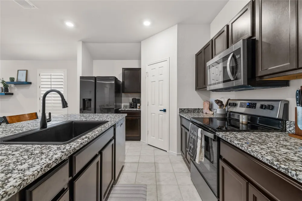 583 Taggart Trail Jarrell, TX 76537