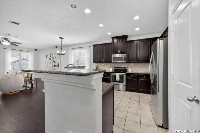 20707 Cape Coral San Antonio, TX 78259