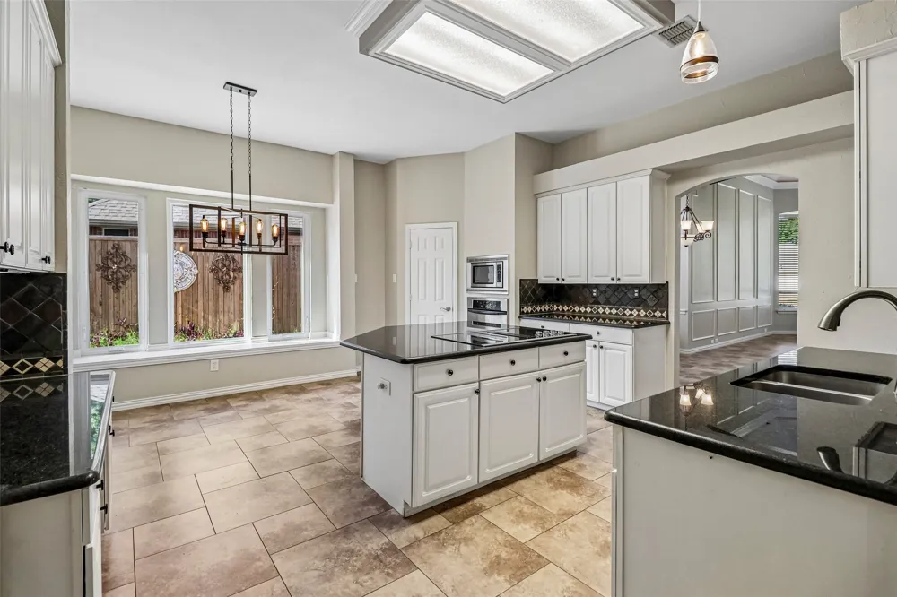 3720 Cripple Creek Court Bedford, TX 76021